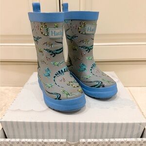 Hatley Gray and Blue lizard Print Rain Boots